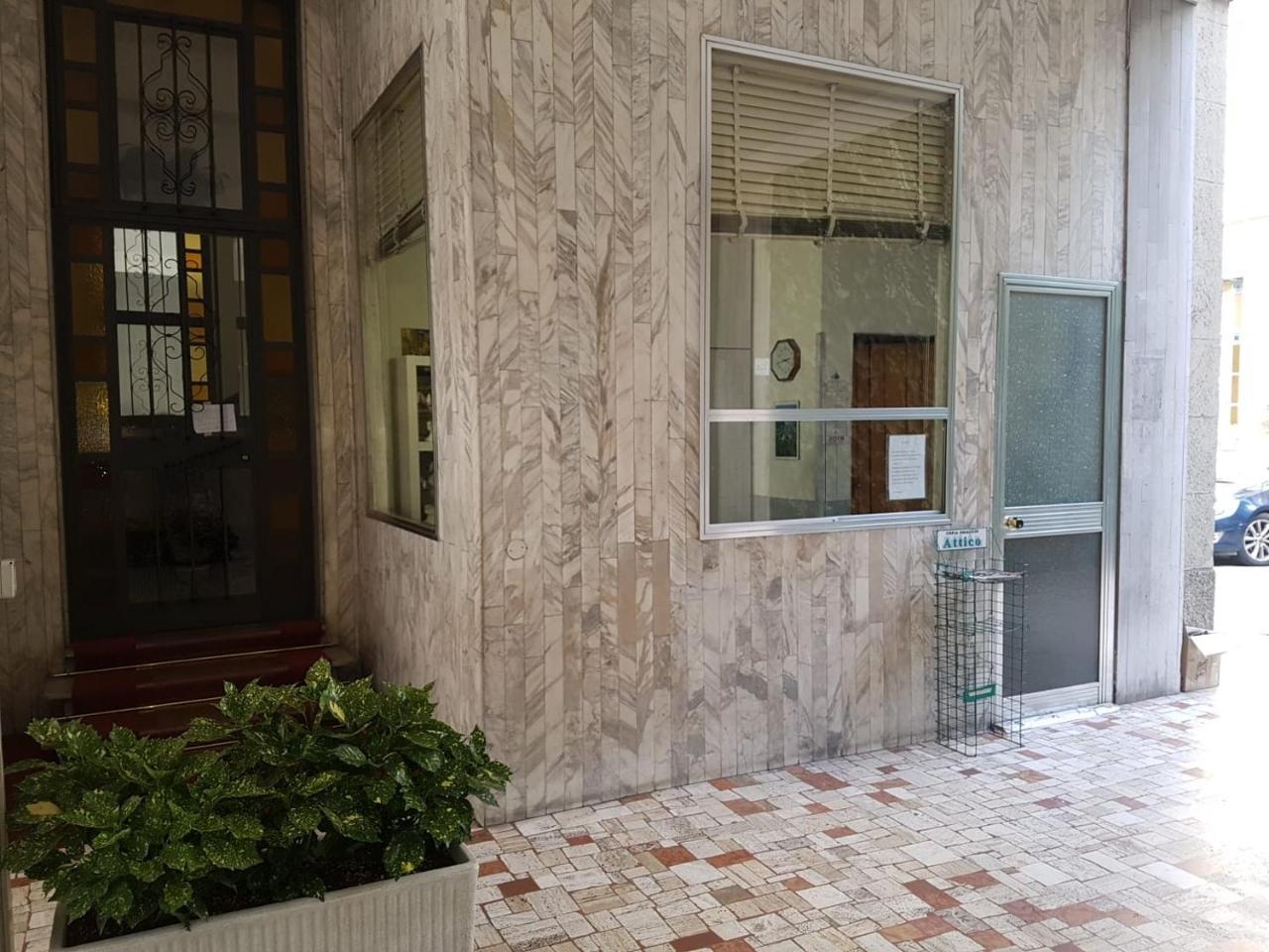 Warrest - Short Rent Apartments, Milan